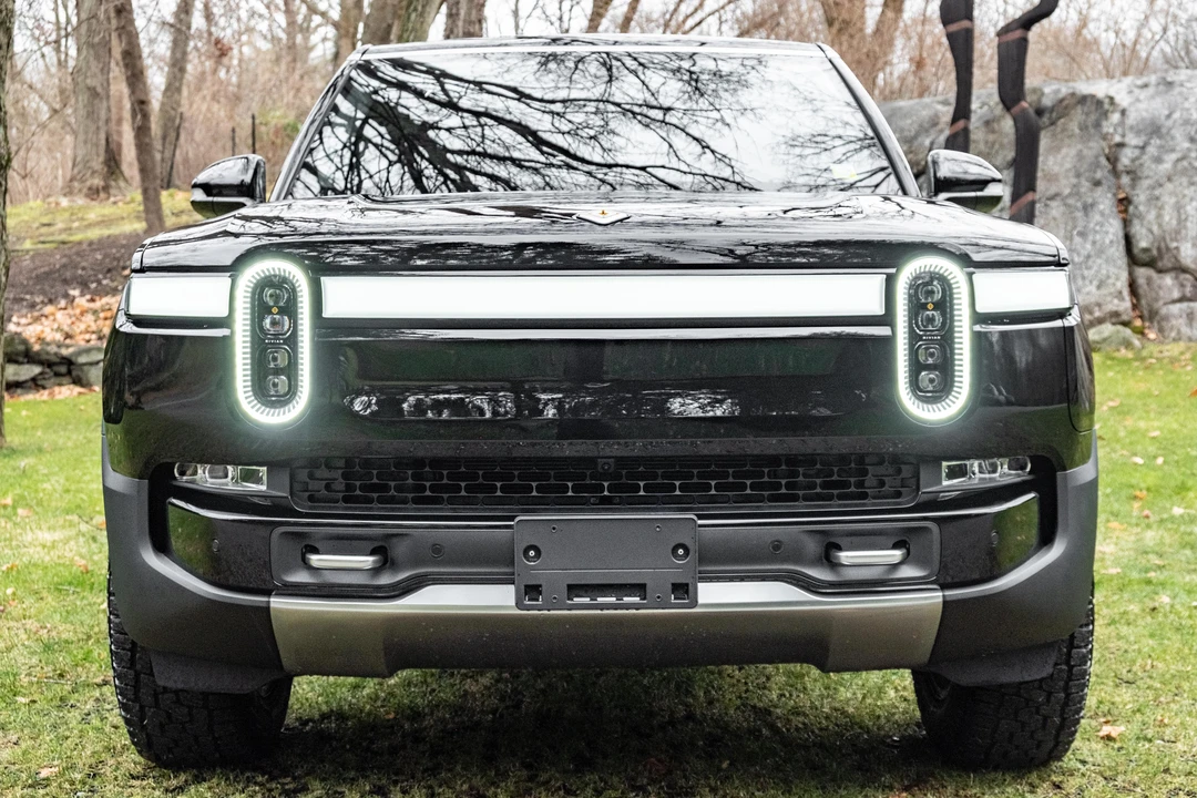 2022 Rivian R1S - Image 6 of 31