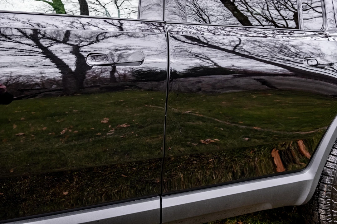 2022 Rivian R1S - Image 23 of 31