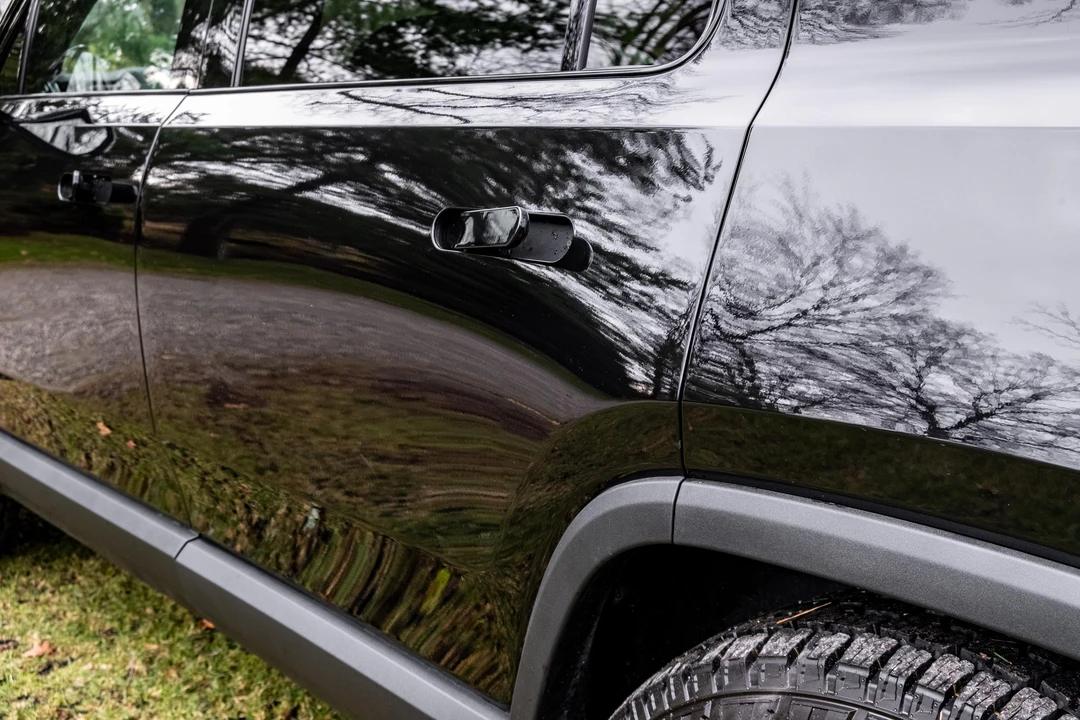 2022 Rivian R1S - Image 24 of 31