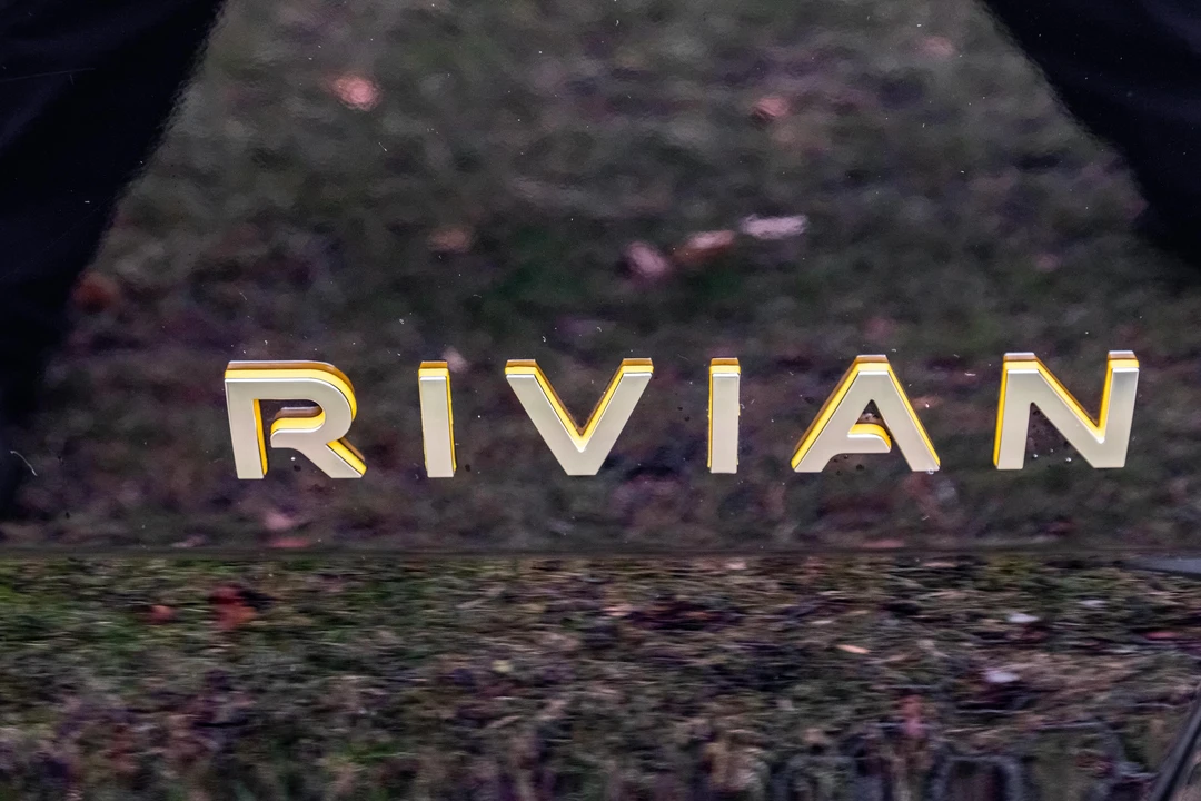 2022 Rivian R1S - Image 21 of 31