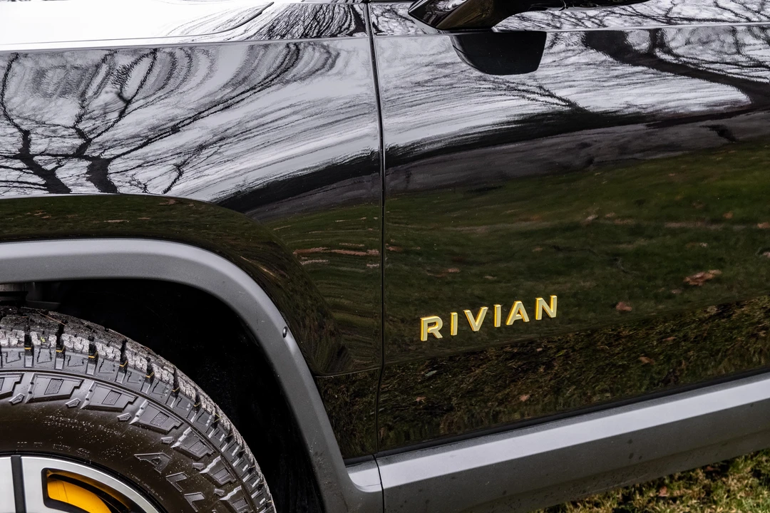 2022 Rivian R1S - Image 20 of 31