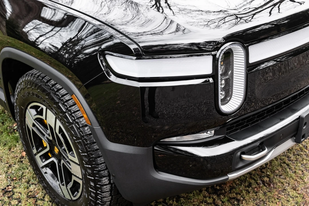 2022 Rivian R1S - Image 13 of 31
