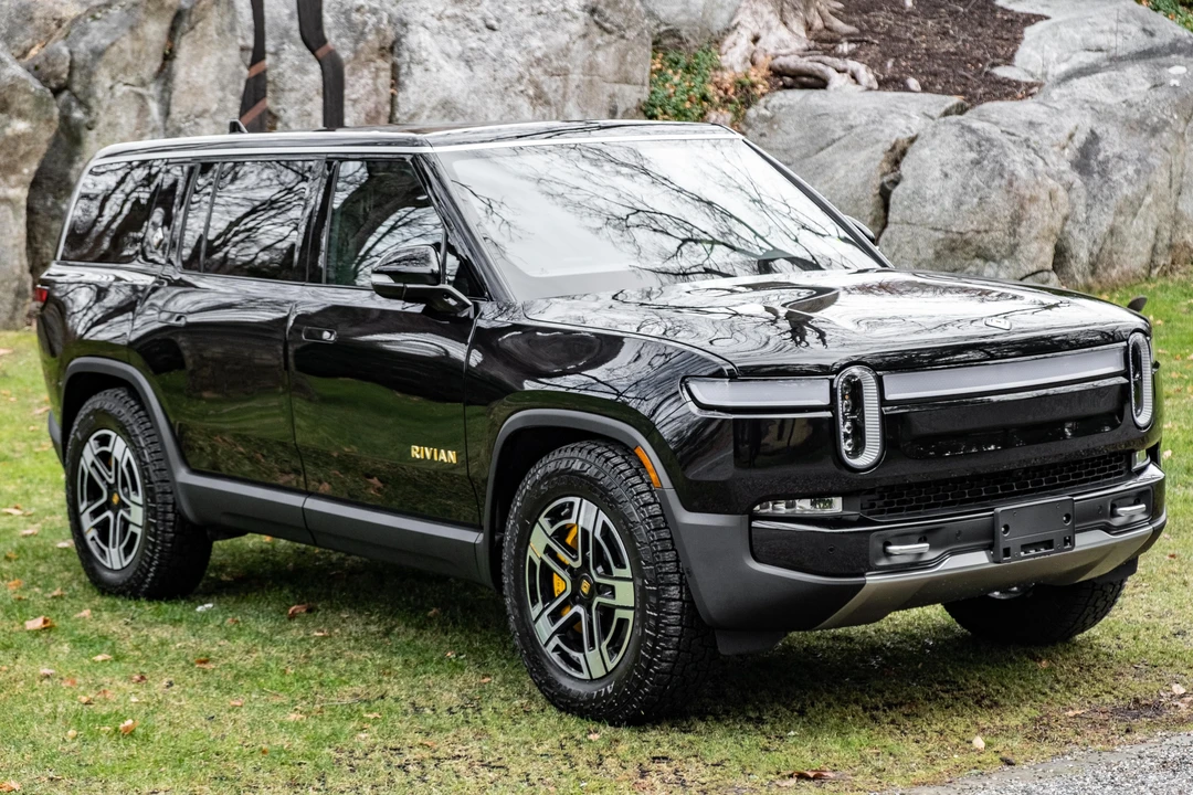 2022 Rivian R1S - Image 11 of 31