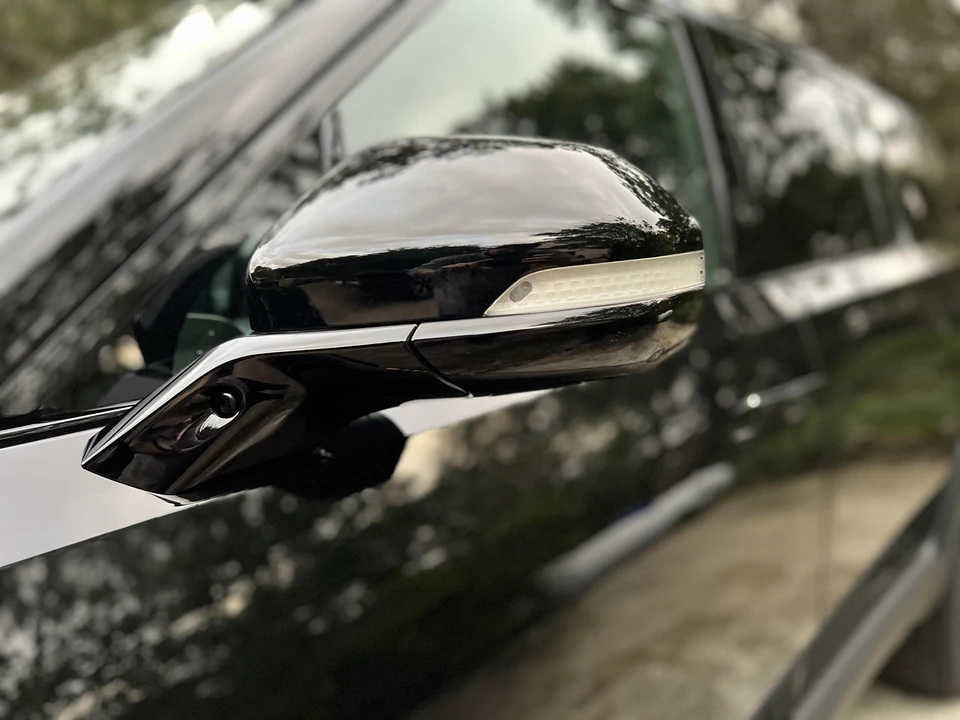 2022 Rivian R1S - Image 16 of 29