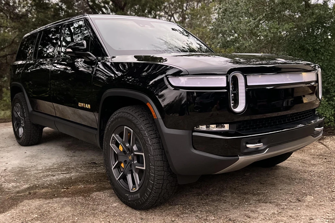 2022 Rivian R1S - Image 3 of 29