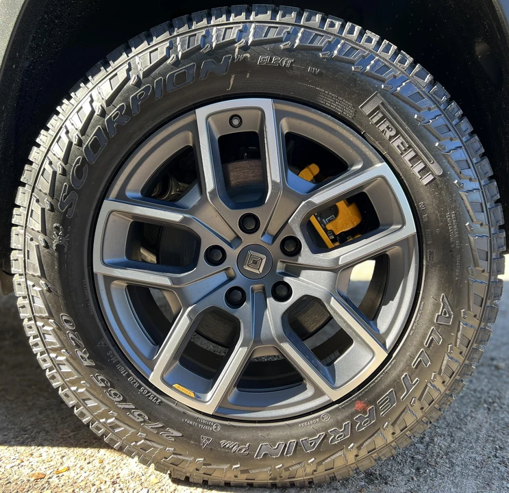 2022 Rivian R1S - Image 28 of 29