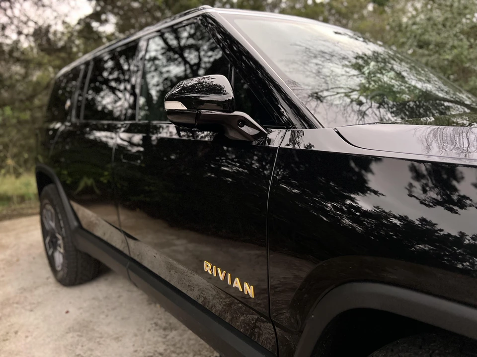 2022 Rivian R1S - Image 23 of 29