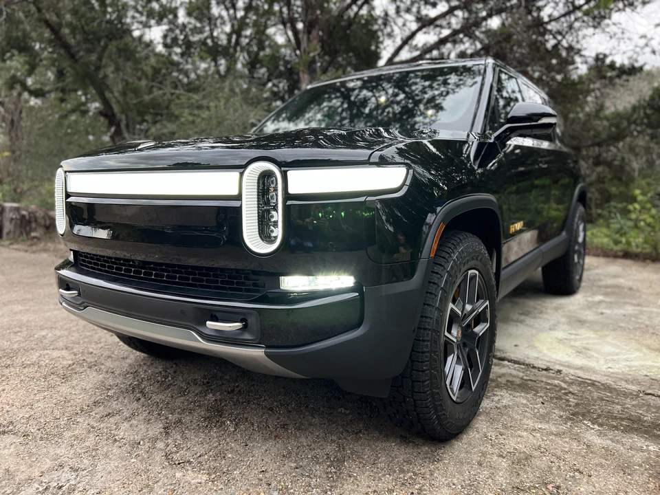 2022 Rivian R1S - Image 6 of 29