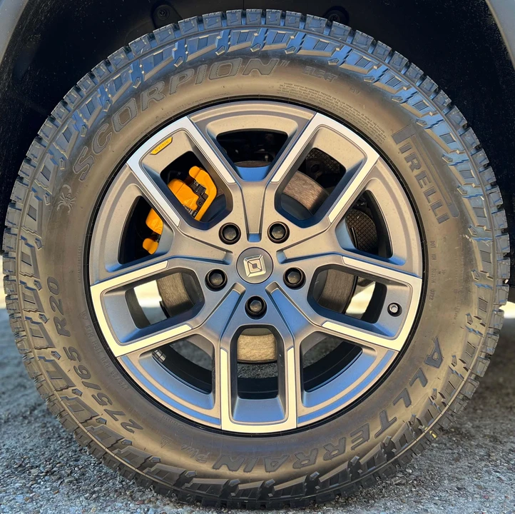 2022 Rivian R1S - Image 29 of 29