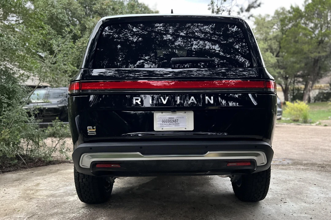 2022 Rivian R1S - Image 5 of 29