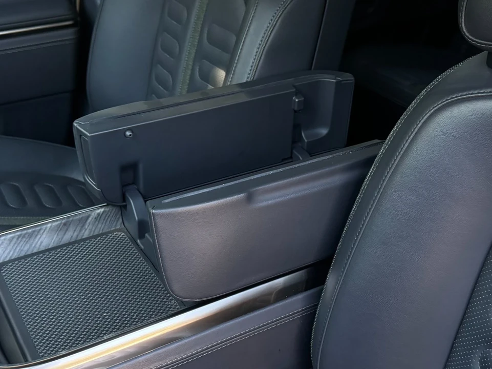 2022 Rivian R1S - Image 14 of 21