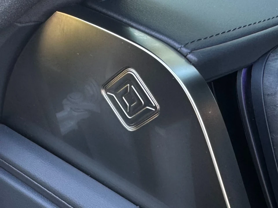 2022 Rivian R1S - Image 20 of 21