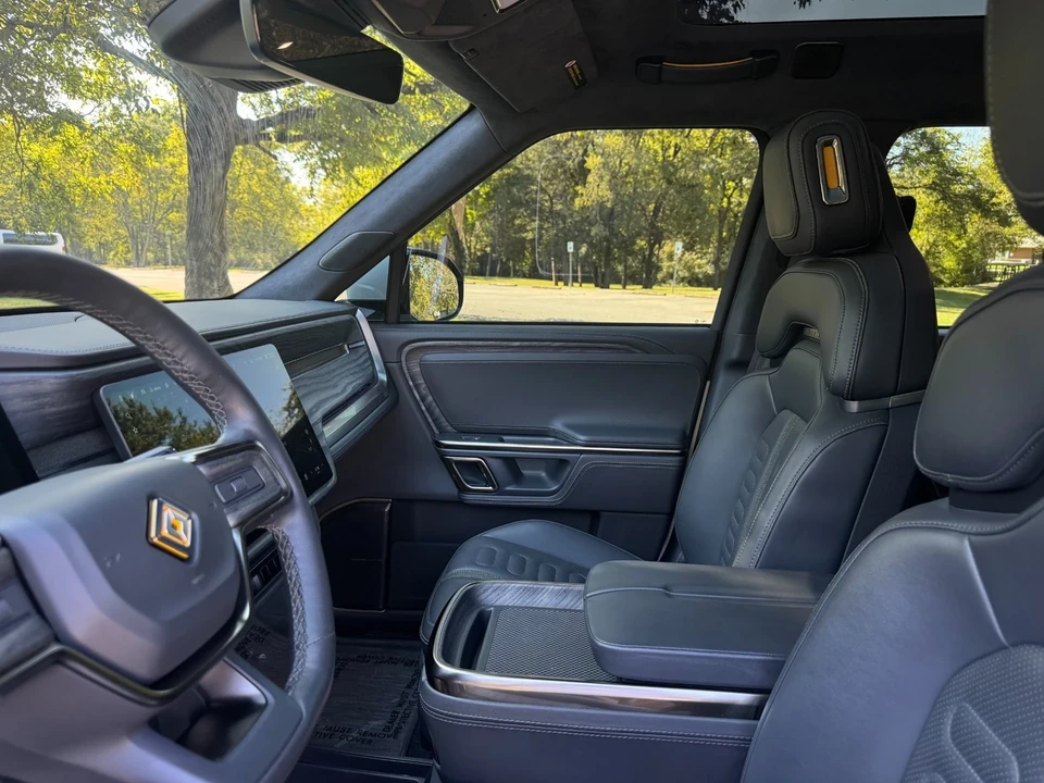 2022 Rivian R1S - Image 19 of 21