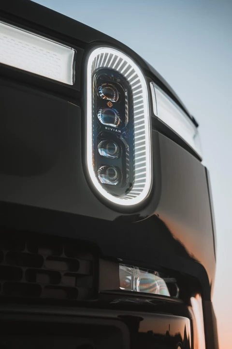2022 Rivian R1S - Image 23 of 31