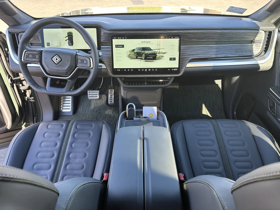 2022 Rivian R1S - Image 31 of 31