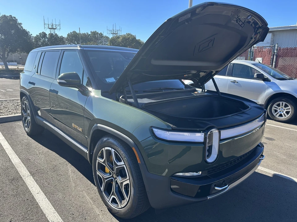 2022 Rivian R1S - Image 20 of 31