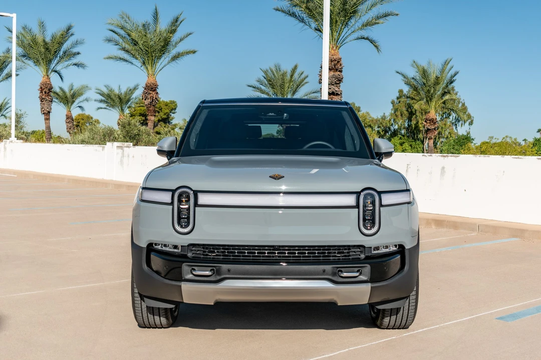 2022 Rivian R1S - Image 5 of 31