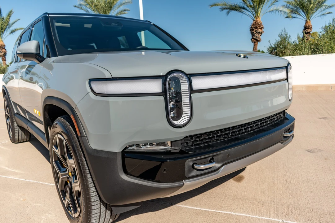 2022 Rivian R1S - Image 6 of 31