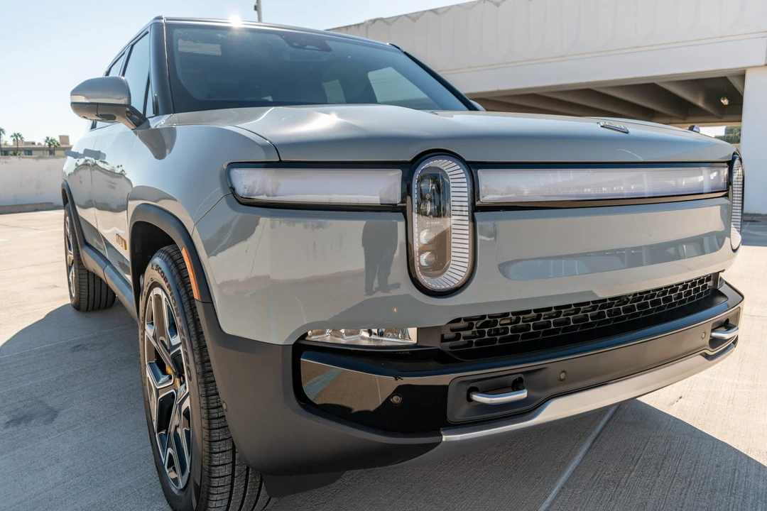 2022 Rivian R1S - Image 7 of 31