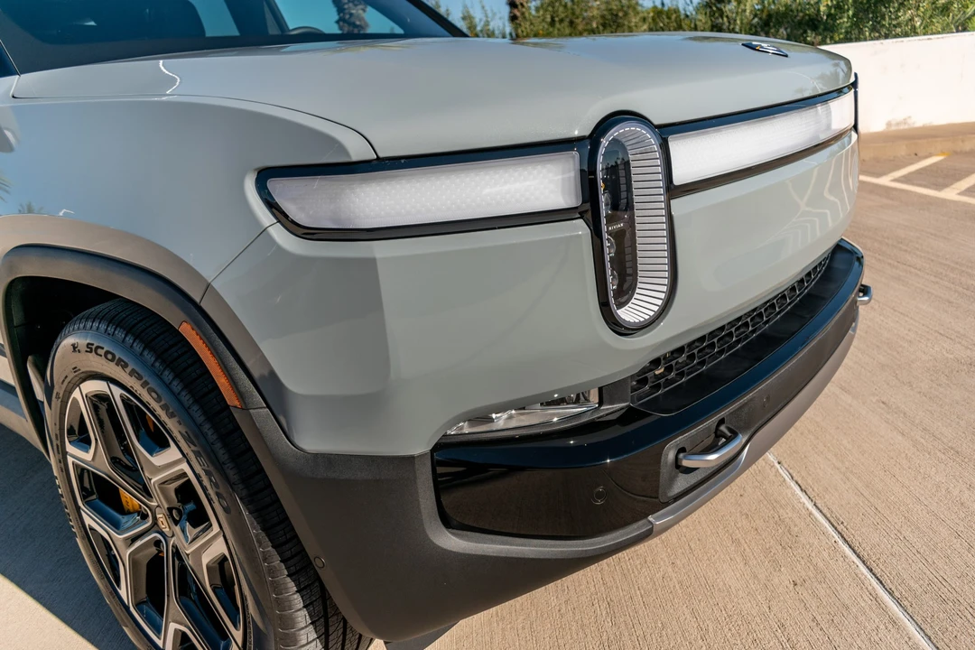 2022 Rivian R1S - Image 18 of 31