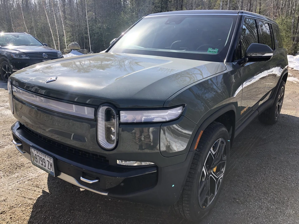 2022 Rivian R1S - Image 14 of 31