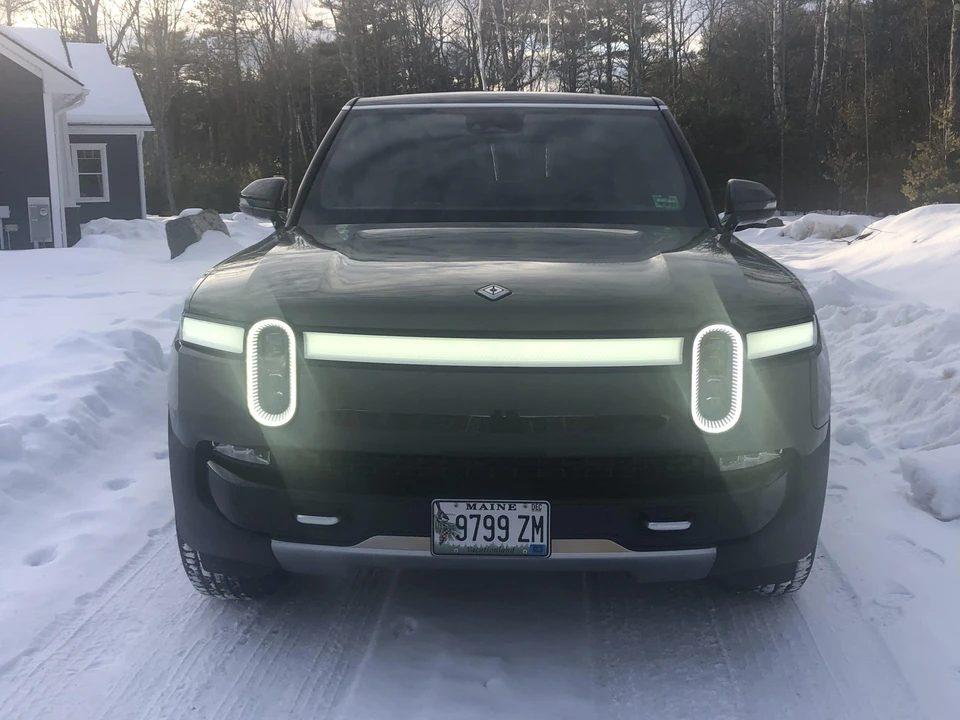 2022 Rivian R1S - Image 15 of 31