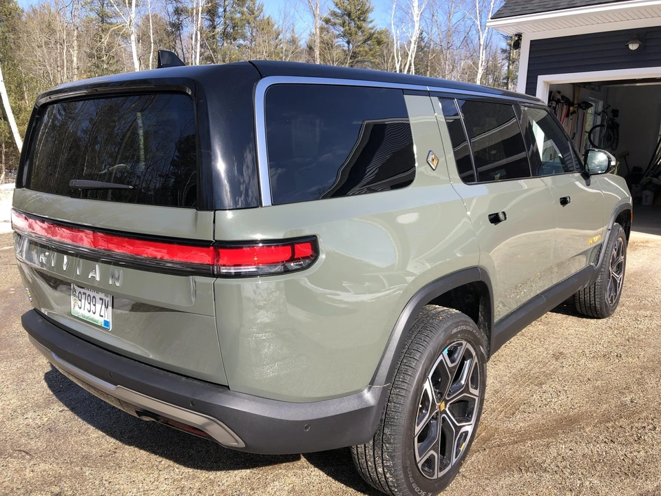 2022 Rivian R1S - Image 6 of 31