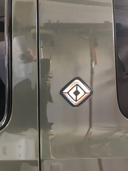 2022 Rivian R1S - Image 30 of 31