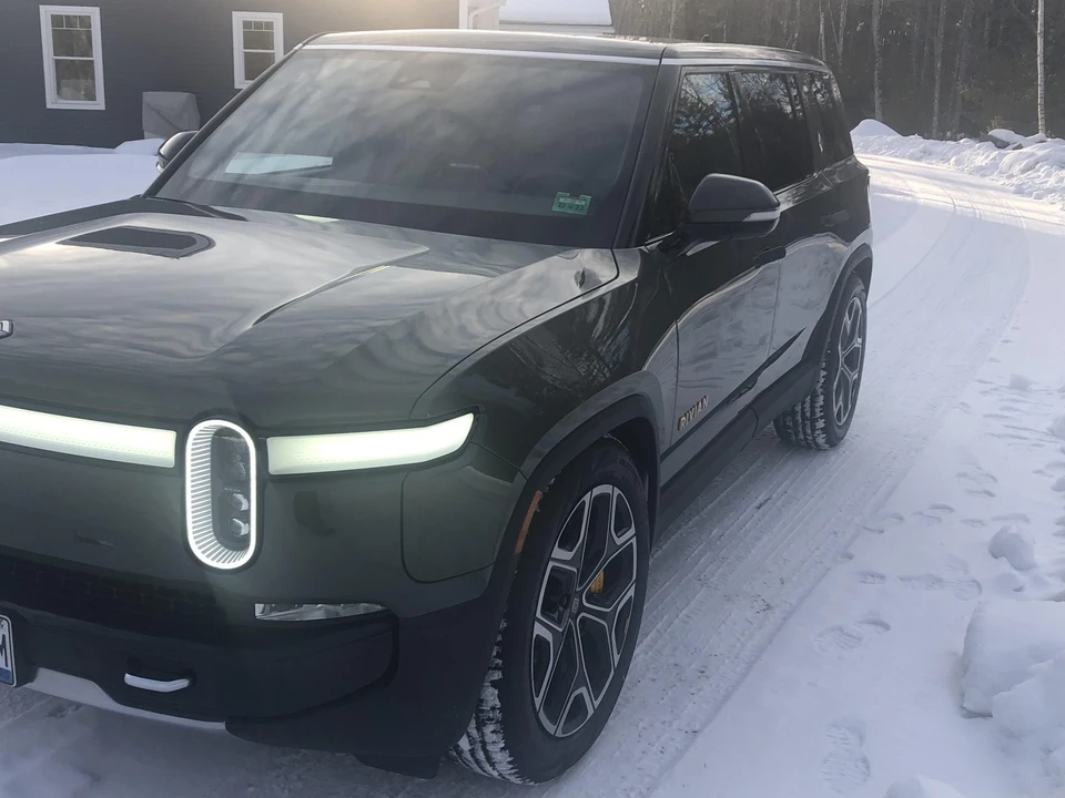 2022 Rivian R1S - Image 23 of 31