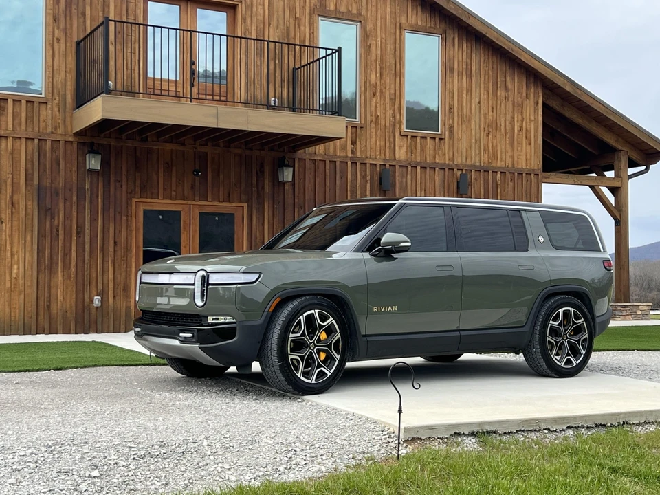 2022 Rivian R1S - Image 6 of 31