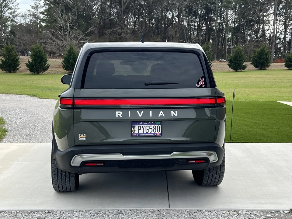 2022 Rivian R1S - Image 13 of 31