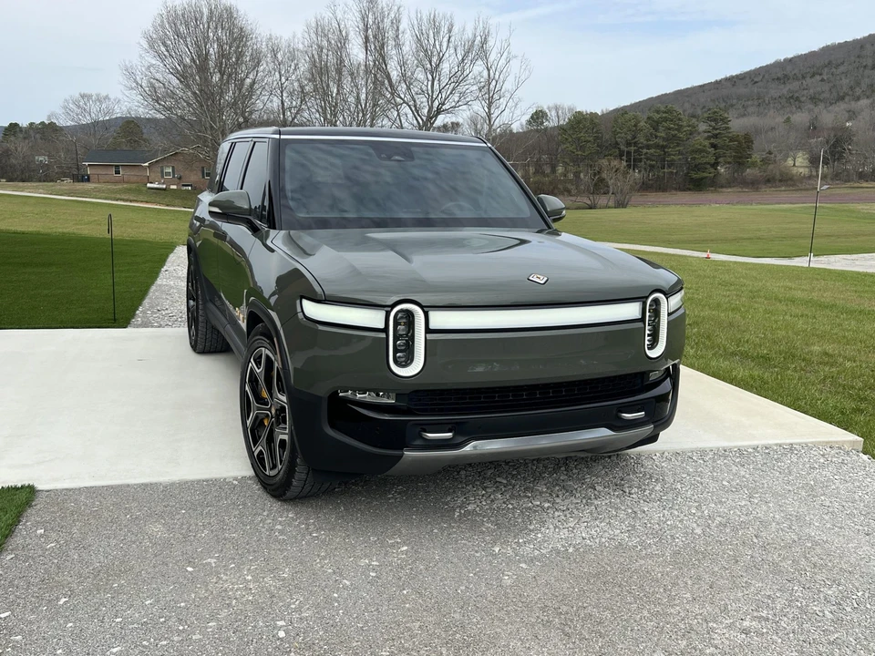 2022 Rivian R1S - Image 21 of 31
