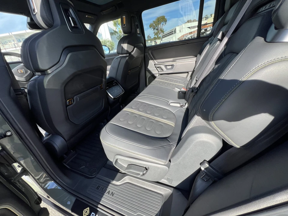 2022 Rivian R1S - Image 29 of 31