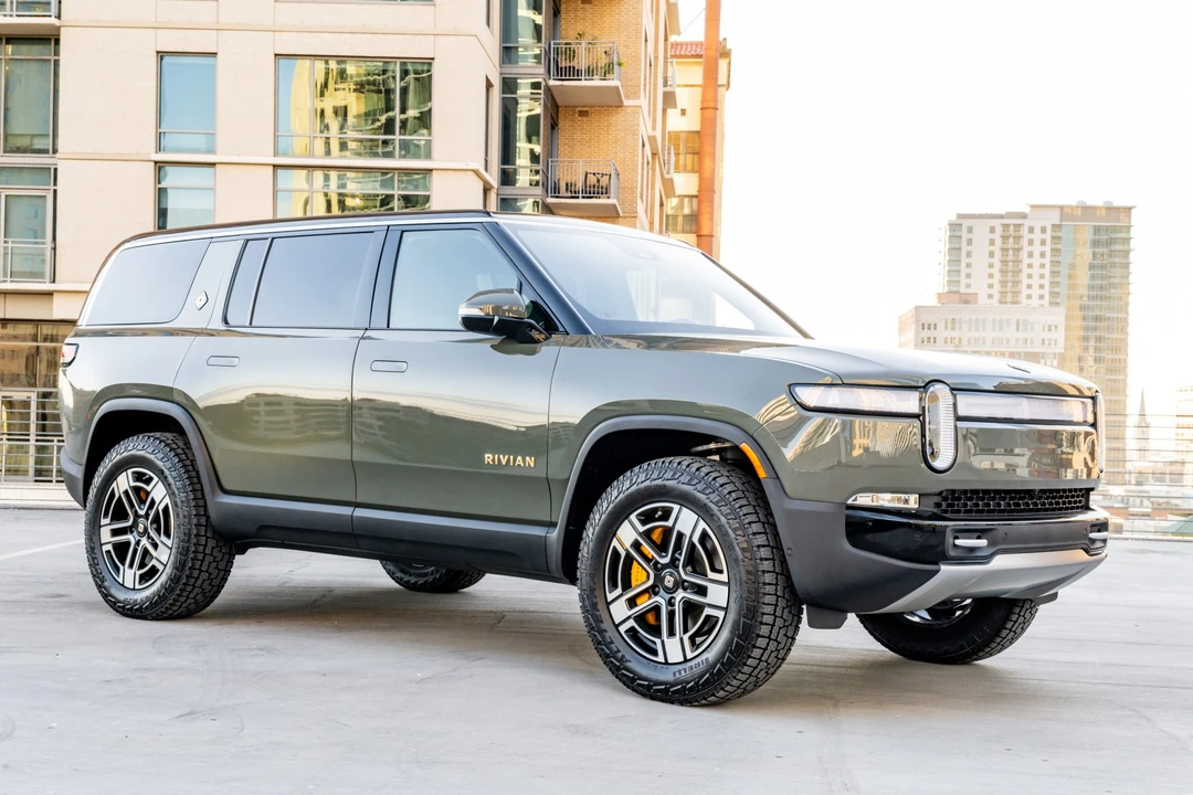 2022 Rivian R1S - Image 6 of 31