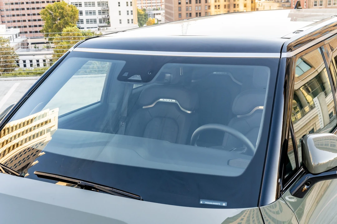 2022 Rivian R1S - Image 16 of 31