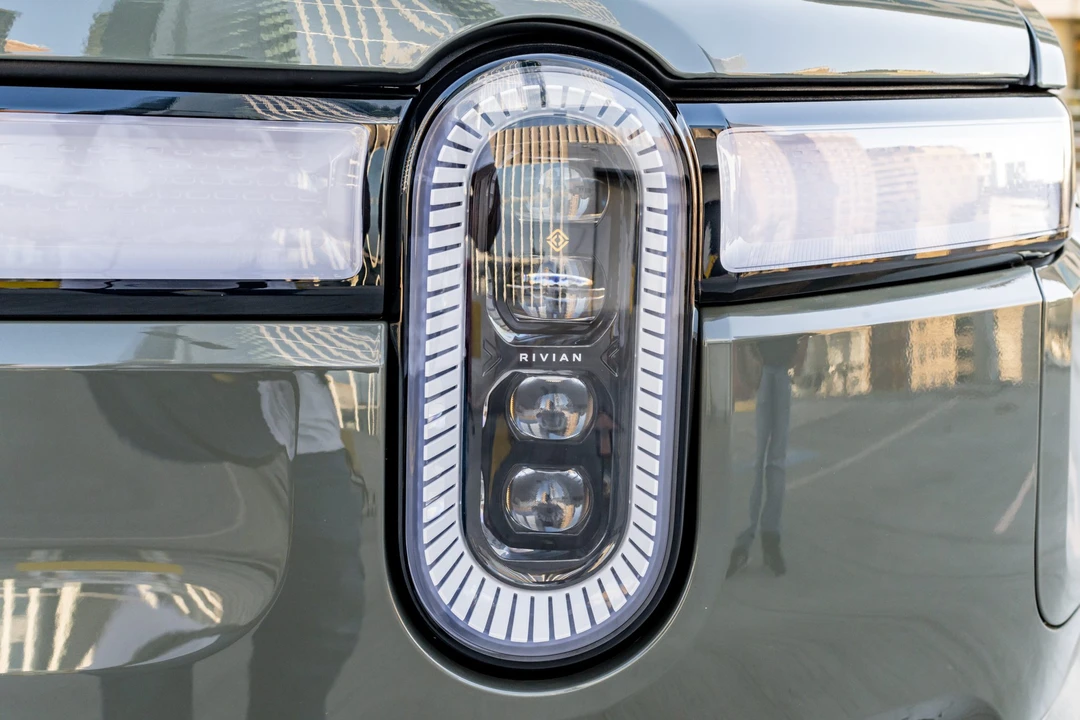 2022 Rivian R1S - Image 19 of 31