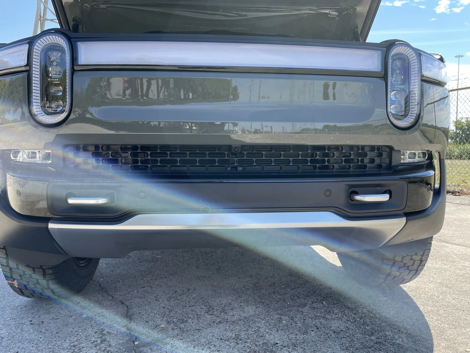 2022 Rivian R1S - Image 17 of 31