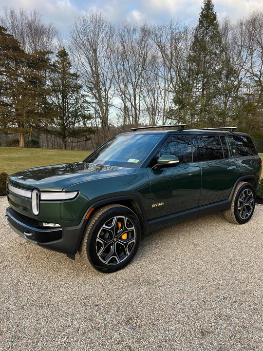 2022 Rivian R1S - Image 31 of 31