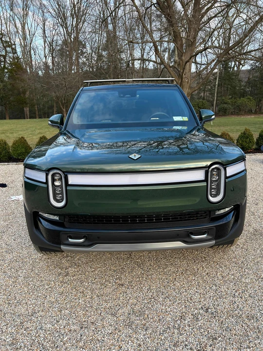 2022 Rivian R1S - Image 26 of 31