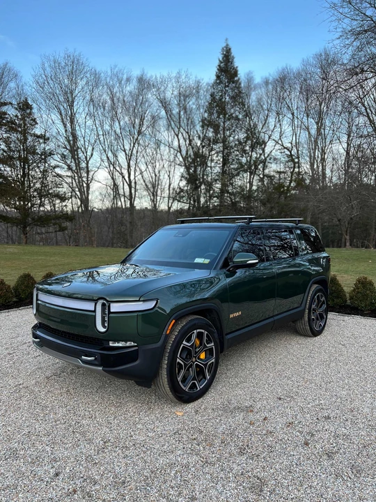 2022 Rivian R1S - Image 29 of 31