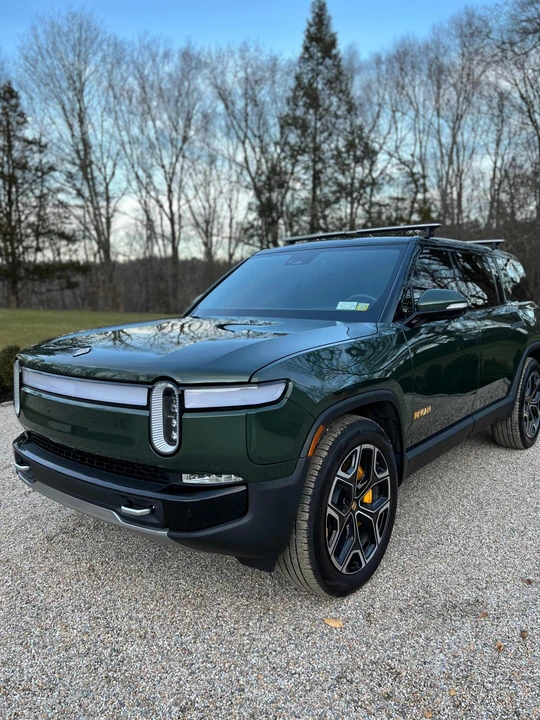 2022 Rivian R1S - Image 28 of 31