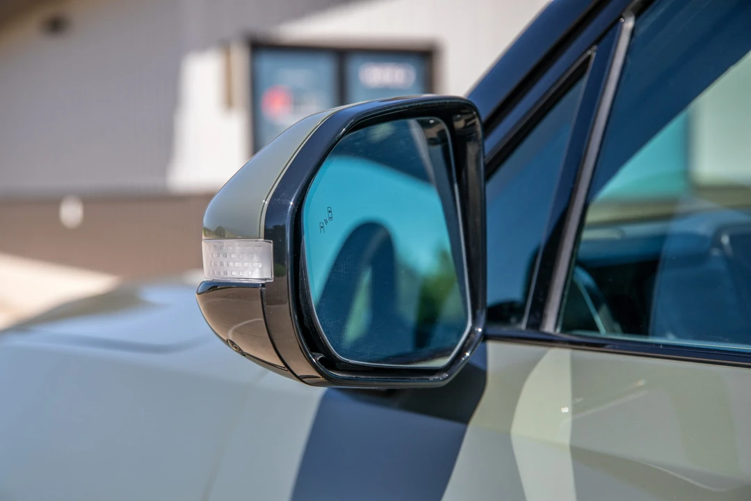 2022 Rivian R1S - Image 20 of 31