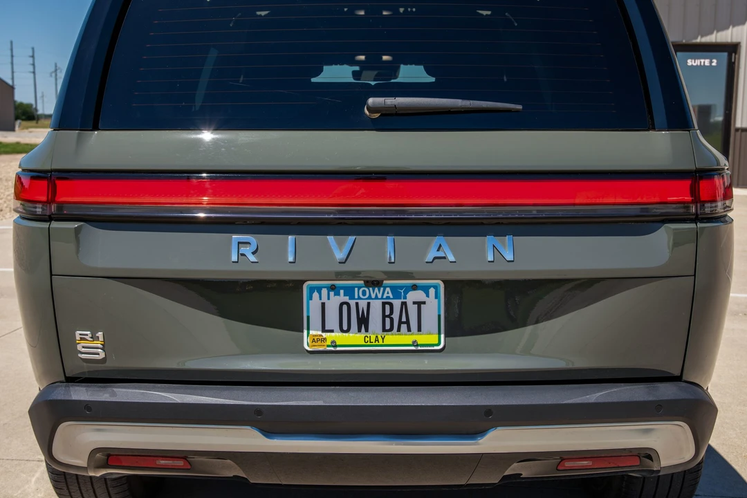 2022 Rivian R1S - Image 15 of 31