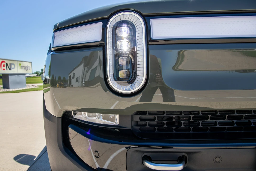 2022 Rivian R1S - Image 11 of 31