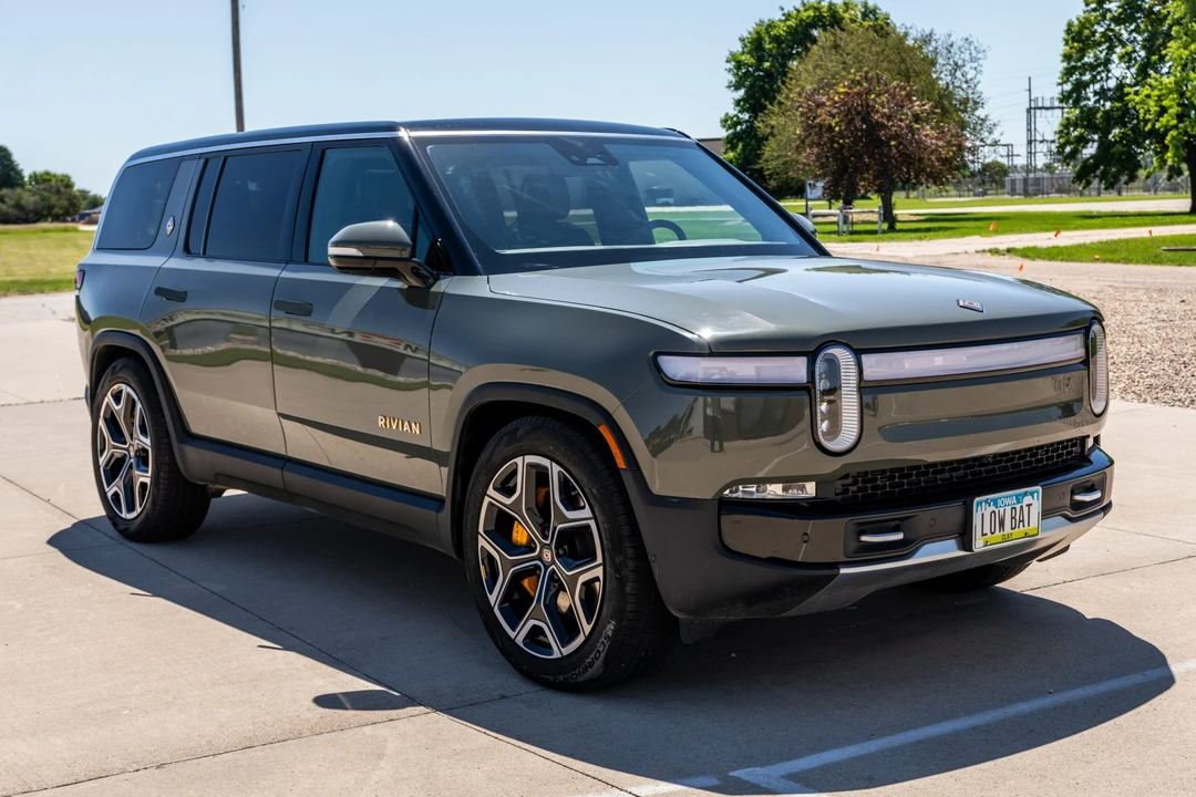 2022 Rivian R1S - Image 8 of 31