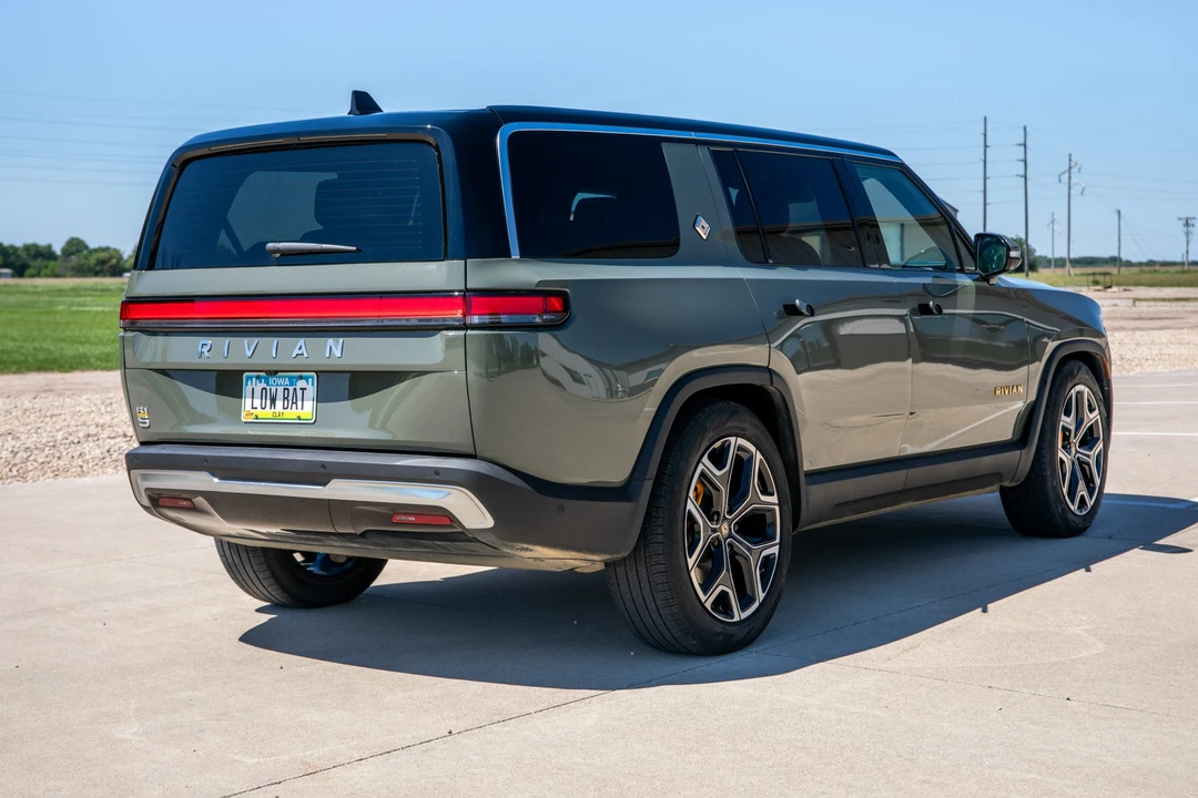 2022 Rivian R1S - Image 6 of 31