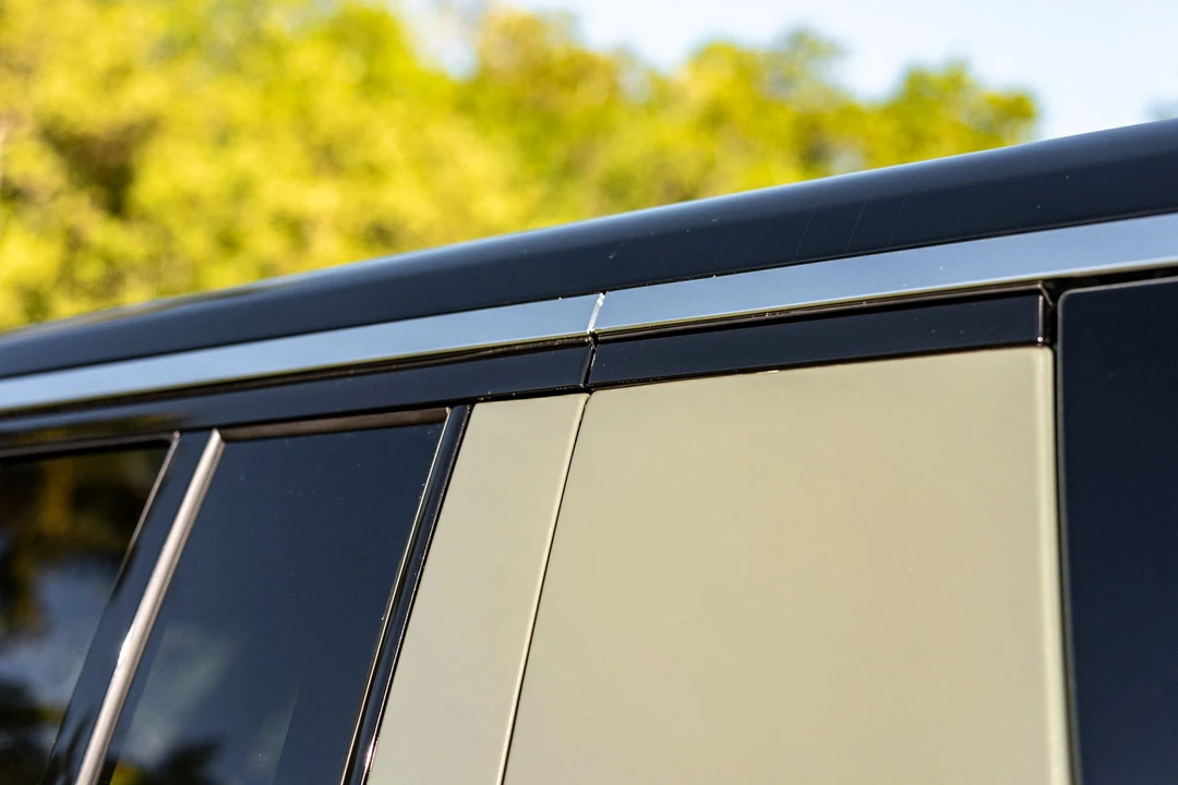 2022 Rivian R1S - Image 16 of 31