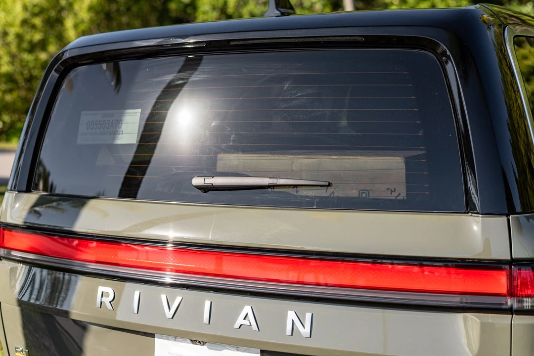 2022 Rivian R1S - Image 25 of 31