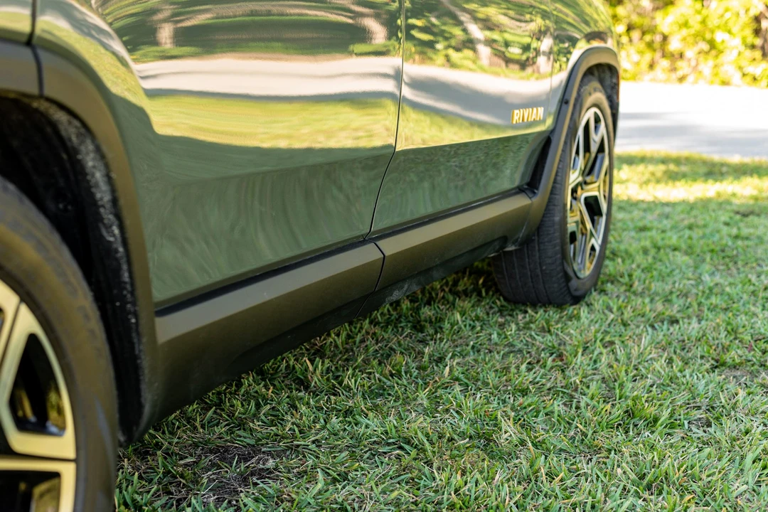 2022 Rivian R1S - Image 31 of 31