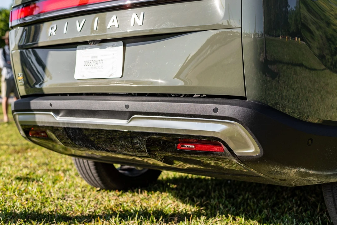 2022 Rivian R1S - Image 26 of 31
